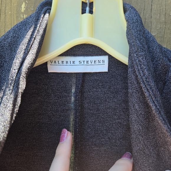 2 Valerie Stevens Sweaters - Picture 3 of 5